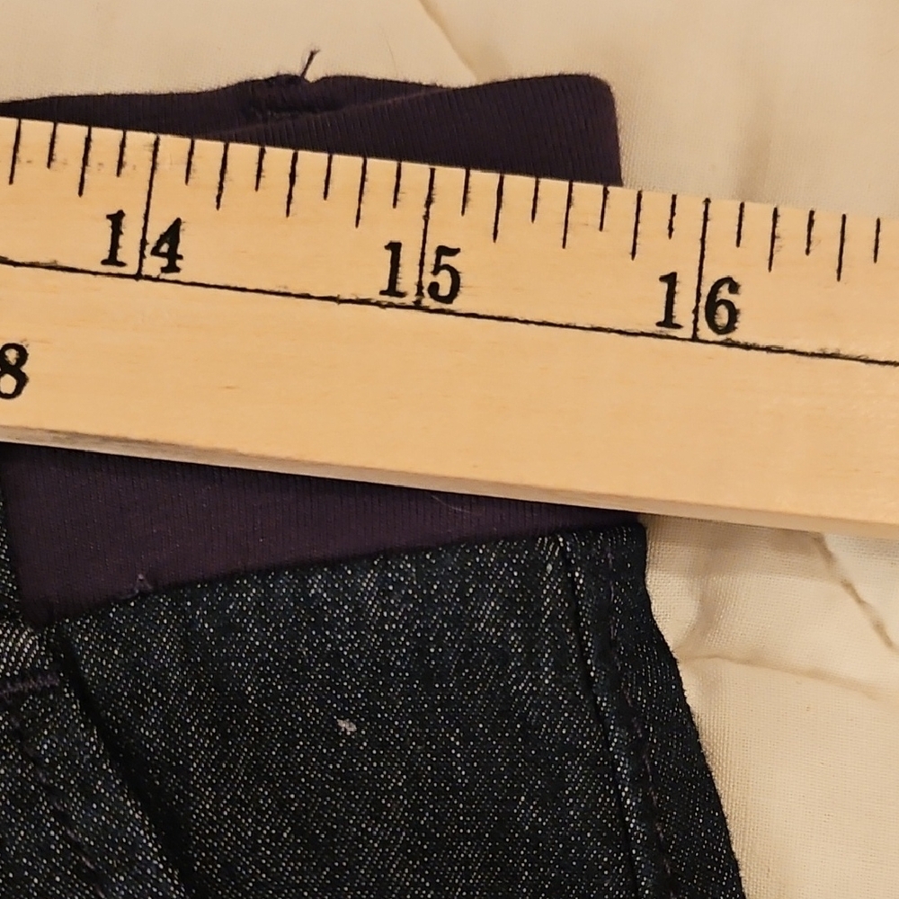 Lee - Fresno Style -Mid Rise Shorts - Size  10 M - Picture 3 of 11